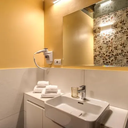 Maison Del Colosseo Apartment